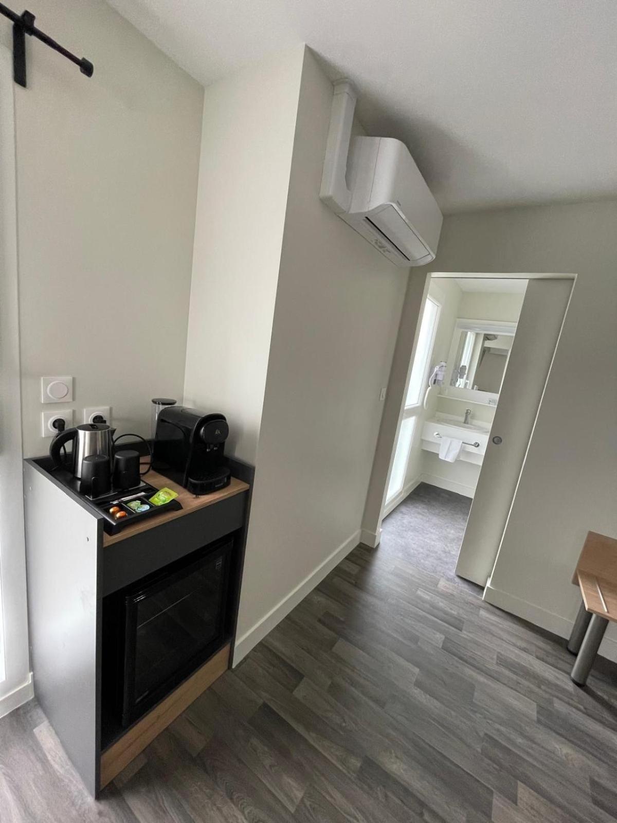 Hotel Wood Inn Bordeaux Aéroport Mérignac Buitenkant foto