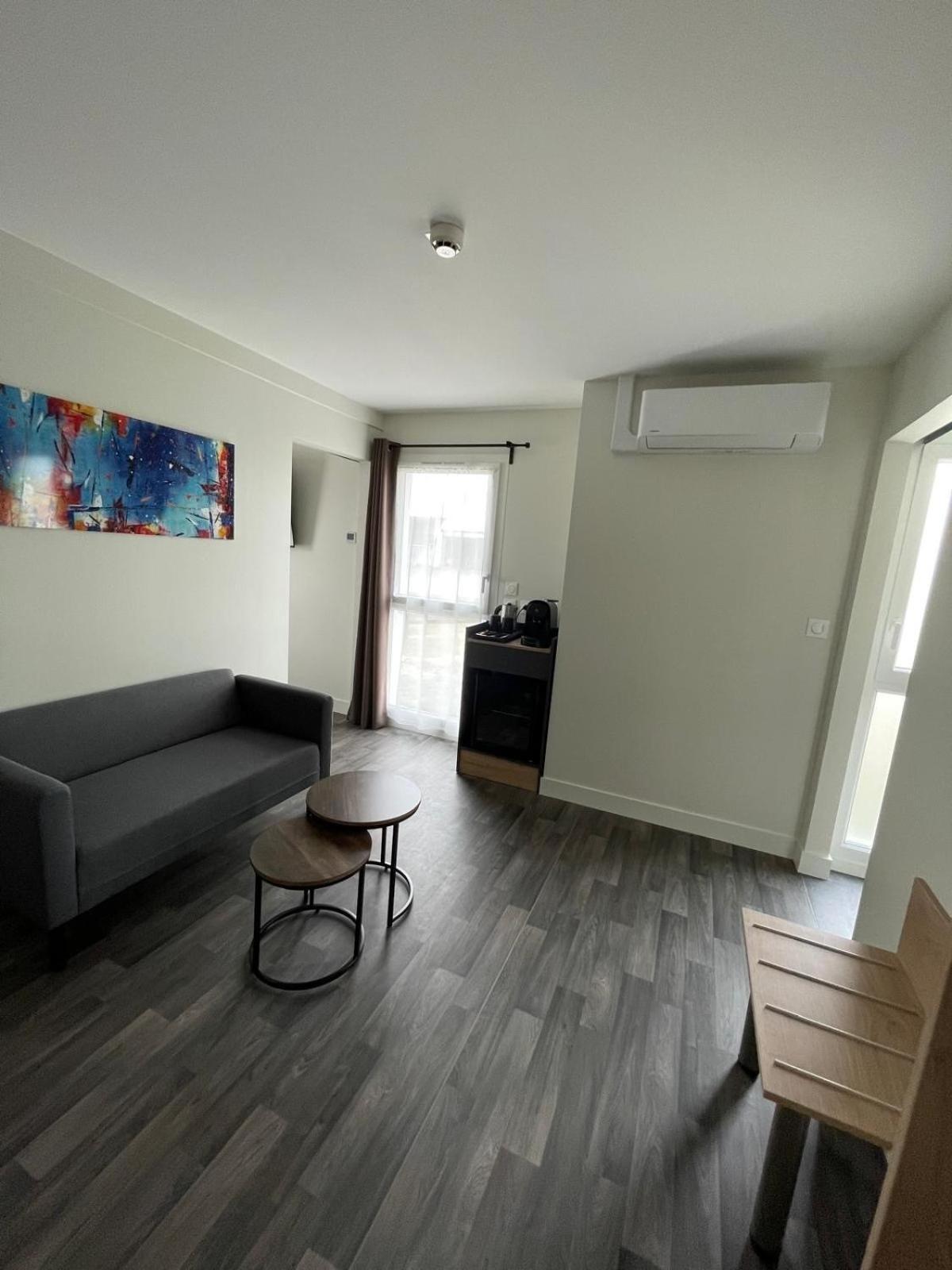 Hotel Wood Inn Bordeaux Aéroport Mérignac Buitenkant foto